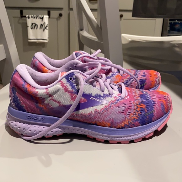 brooks ghost tie dye
